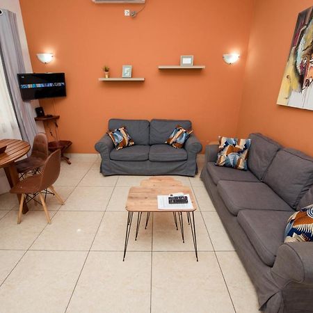 Appartement Charmant Et Lumineux Пуэнт-Нуар Экстерьер фото