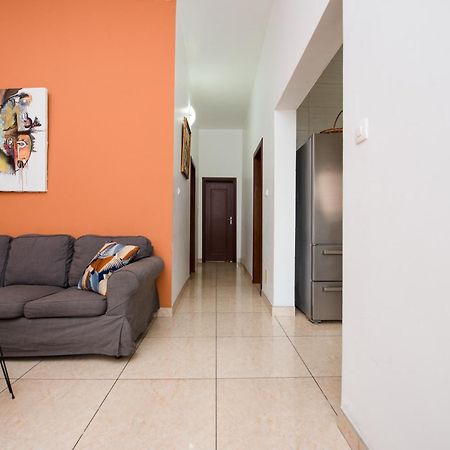 Appartement Charmant Et Lumineux Пуэнт-Нуар Экстерьер фото
