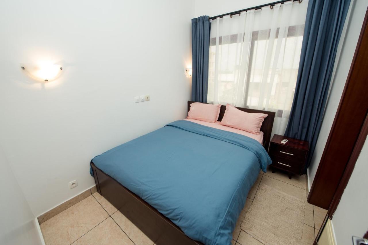 Appartement Charmant Et Lumineux Пуэнт-Нуар Экстерьер фото