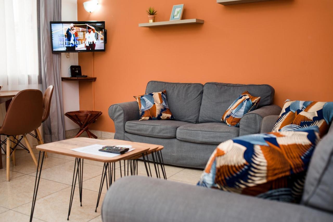 Appartement Charmant Et Lumineux Пуэнт-Нуар Экстерьер фото