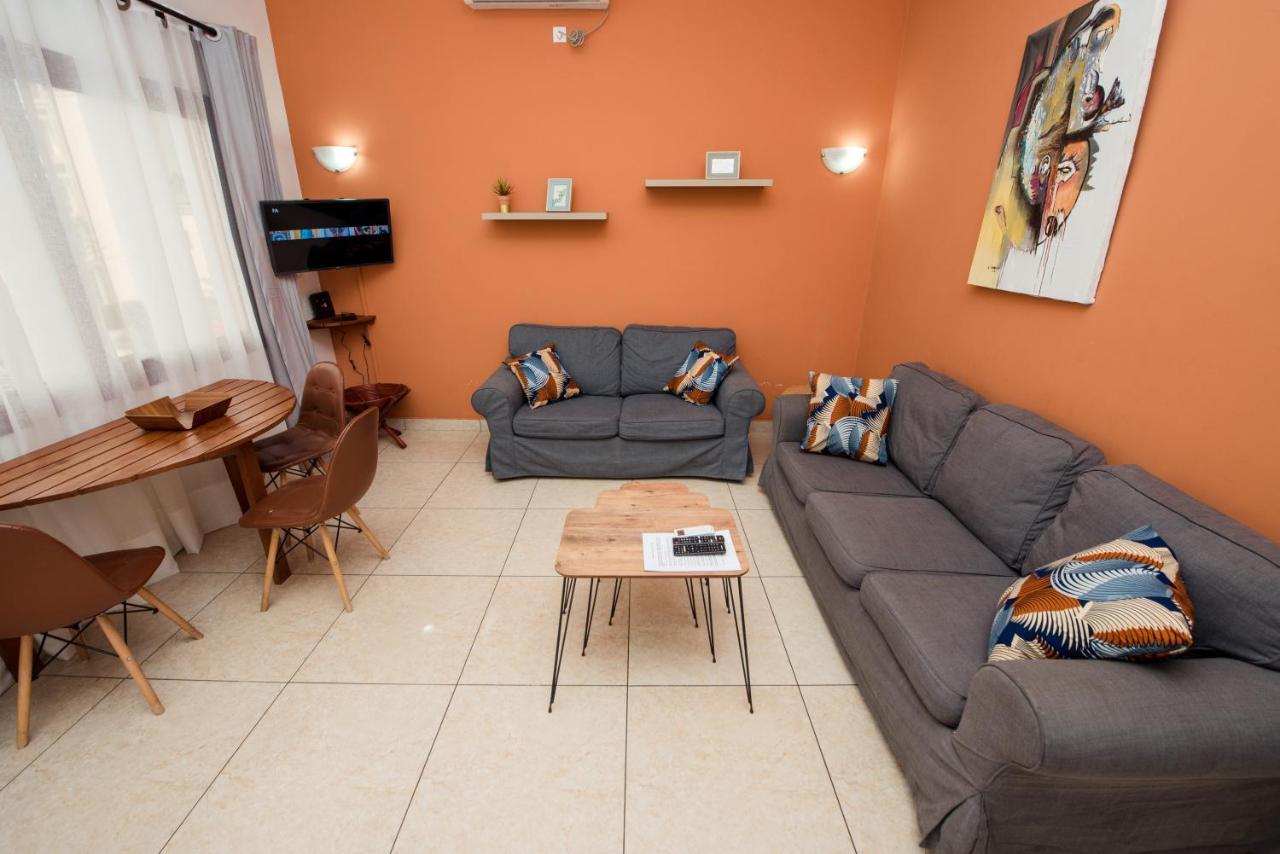 Appartement Charmant Et Lumineux Пуэнт-Нуар Экстерьер фото