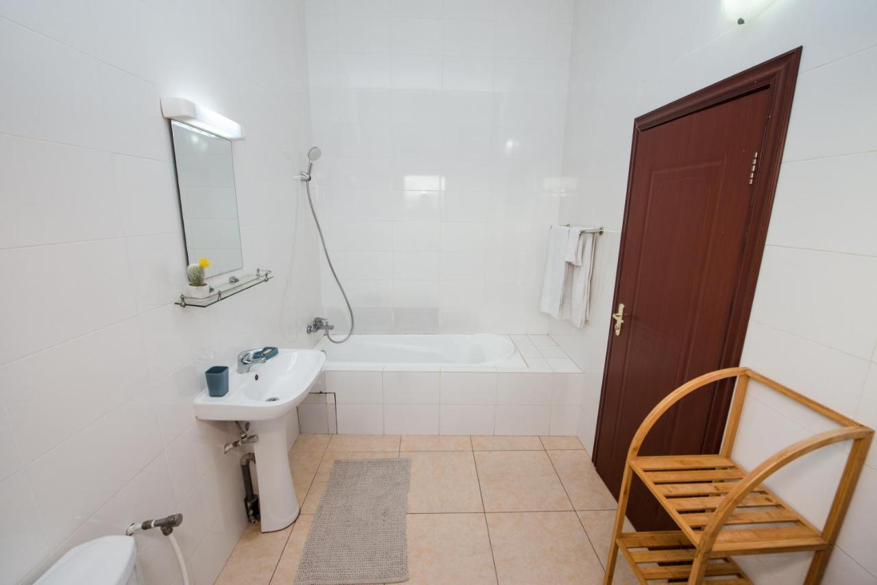 Appartement Charmant Et Lumineux Пуэнт-Нуар Экстерьер фото